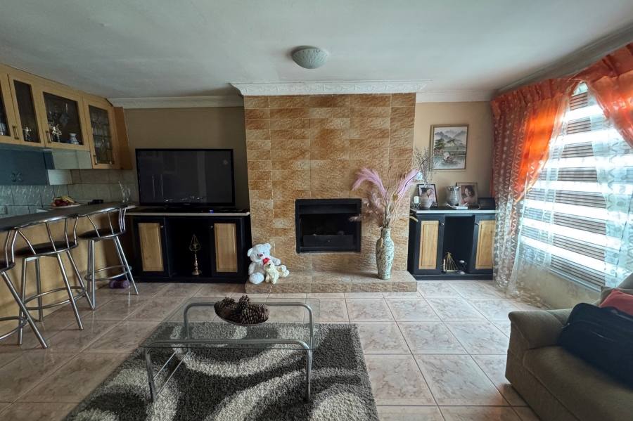 4 Bedroom Property for Sale in Malibu Village Western Cape